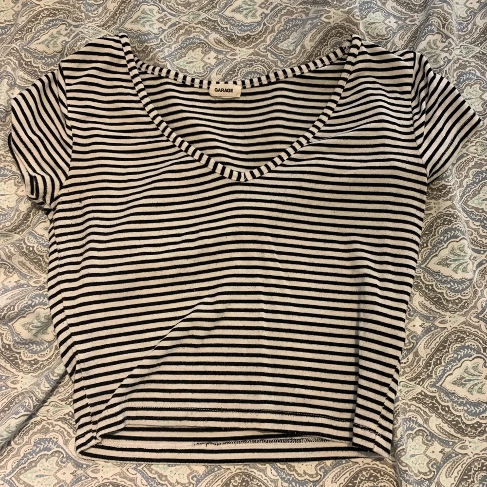 Striped crop top - Picture 1 of 2